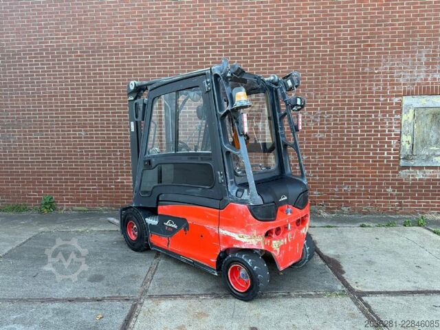 Electric 4-wheel forklift Linde E25L-01