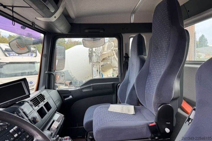 Roll-off tipper truck MAN TGA 28.440 6x4-4 Hiab 21T