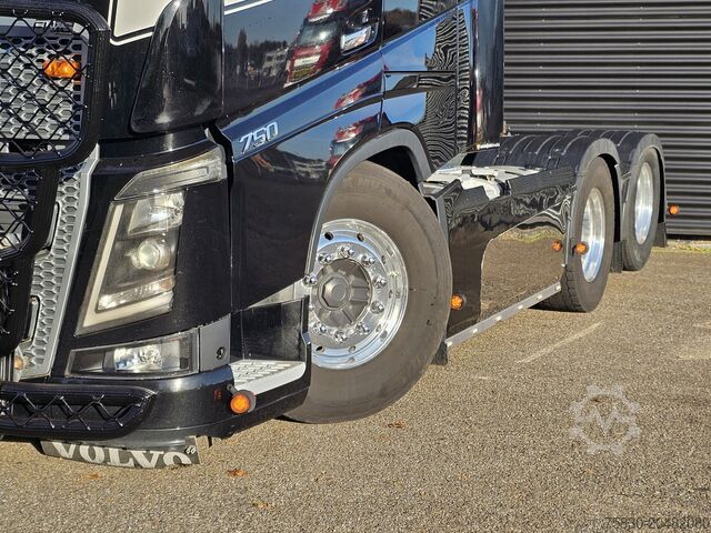 Standard-SZM Volvo FH 16 750 6x2 BOOGIE / RETARDER / I PARK COOL