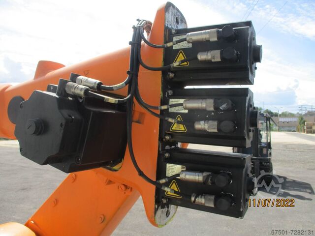 Industrial robots robot KUKA (1751)