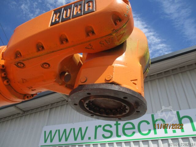 Industrial robots robot KUKA (1751)