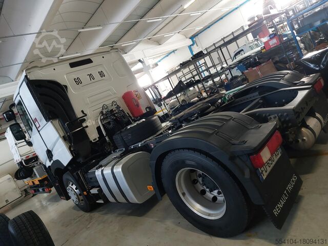 Standard tractor Renault T460