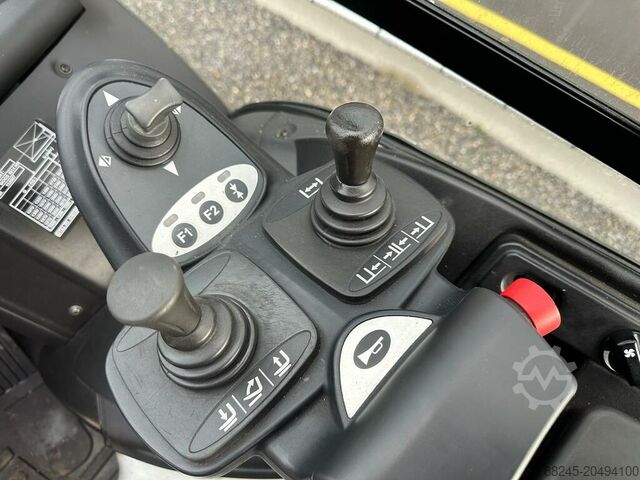 VS-22473 Electric triplex forklift Still RX60-50 with fork positioner STILL RX60-50