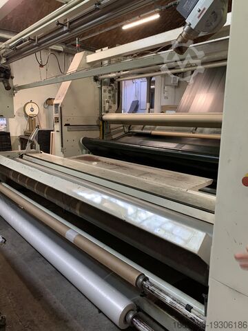 Semi-automatic wrapper for nonwoven fabric Halbautomatischer Wickler für Vliesstoff MT
