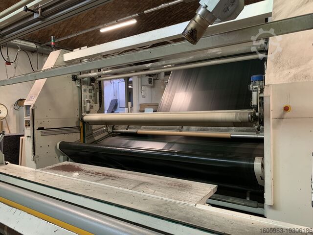 Semi-automatic wrapper for nonwoven fabric Halbautomatischer Wickler für Vliesstoff MT