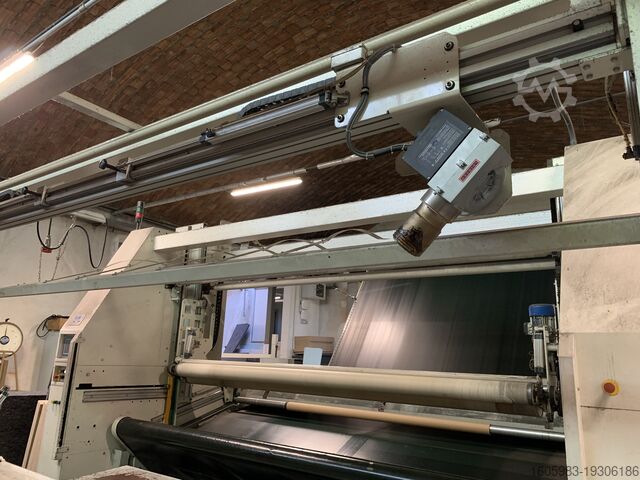 Semi-automatic wrapper for nonwoven fabric Halbautomatischer Wickler für Vliesstoff MT