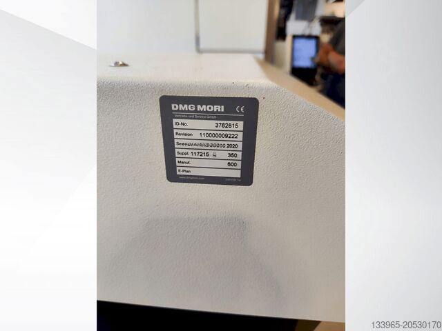 Vertical machining center DMG MORI CMX 800 V