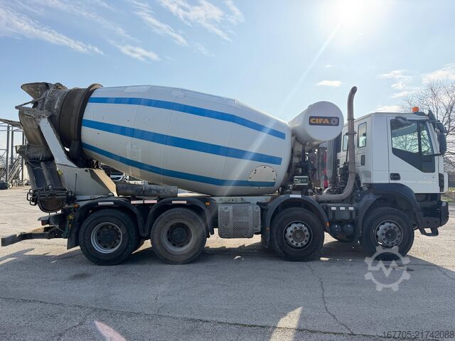 Betonmischer LKW Iveco TRAKKER 500