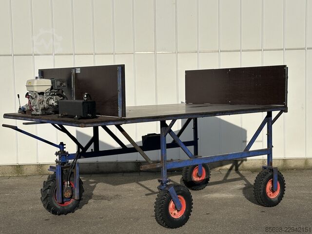 Harvesting trolley with Honda engine  