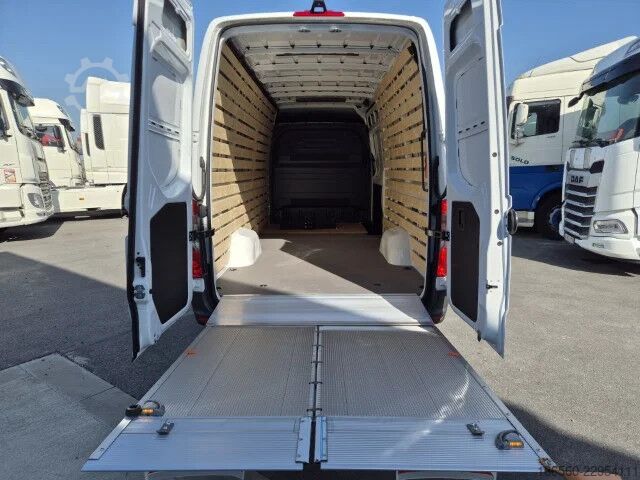 Van Mercedes-Benz Sprinter 317 CDI L3 WITH LOADING LIFT