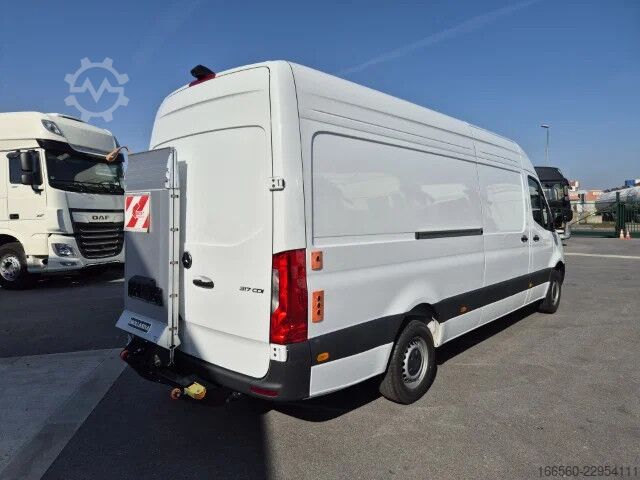 Van Mercedes-Benz Sprinter 317 CDI L3 WITH LOADING LIFT