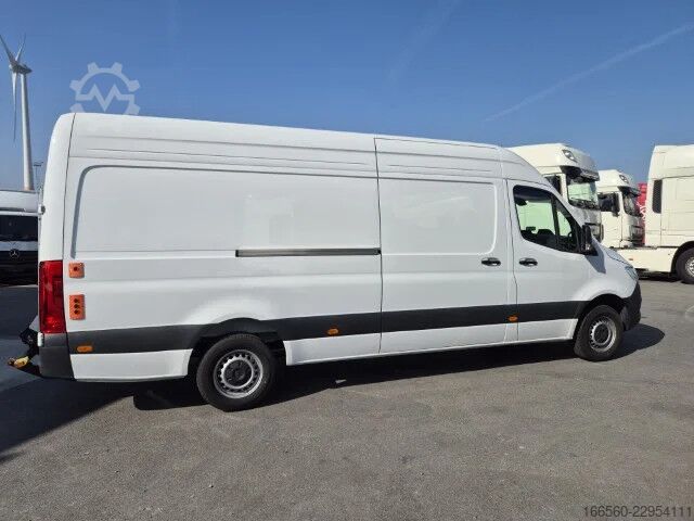 Van Mercedes-Benz Sprinter 317 CDI L3 WITH LOADING LIFT