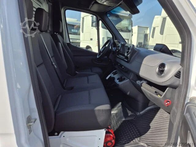 Van Mercedes-Benz Sprinter 317 CDI L3 WITH LOADING LIFT