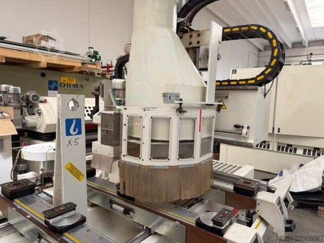 Morbidelli X5 machining center Morbidelli X5