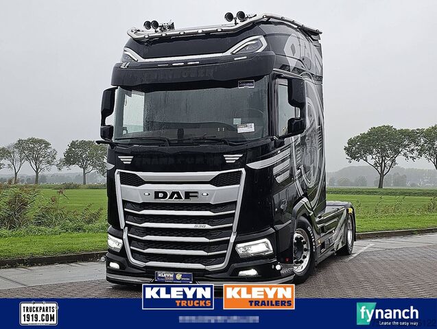 Standard-SZM DAF XG+ 530 Leder
