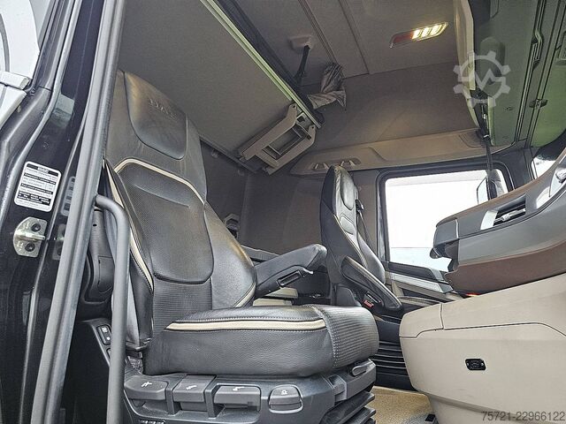 Standard-SZM DAF XG+ 530 Leder