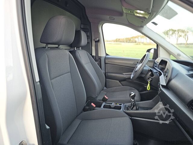 VOLKSWAGEN CADDY 2.0 L1 CarPlay BPM-Free Air Conditioning Parking Sensors Euro6! VW CADDY 2.0 L1 CarPlay BPM-Vrij Airco Parkeersens...