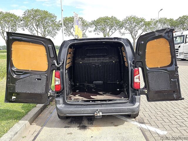 Koffer OPEL COMBO 1.5 L1 3-ZitsNavi Euro6!