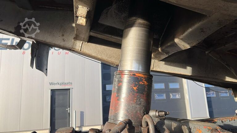 3-Seiten-Kipper MAN 25.372 (6 CYLINDER / MANUAL PUMP / POMPE MANUEL...