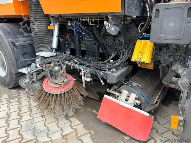Road sweeper MERCEDES-BENZ ACTROS 1830 4x2 Kehrmaschine BUCHER OPTIFANT8000
