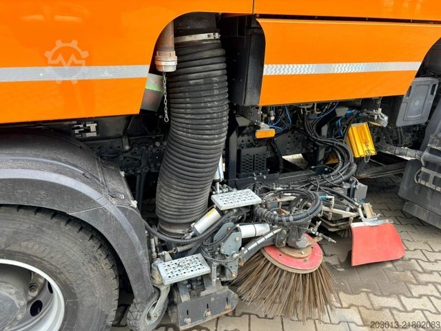 Road sweeper MERCEDES-BENZ ACTROS 1830 4x2 Kehrmaschine BUCHER OPTIFANT8000