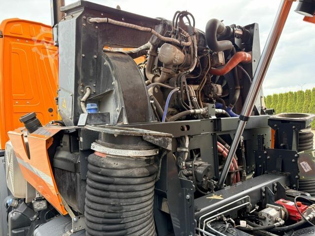 Road sweeper MERCEDES-BENZ ACTROS 1830 4x2 Kehrmaschine BUCHER OPTIFANT8000