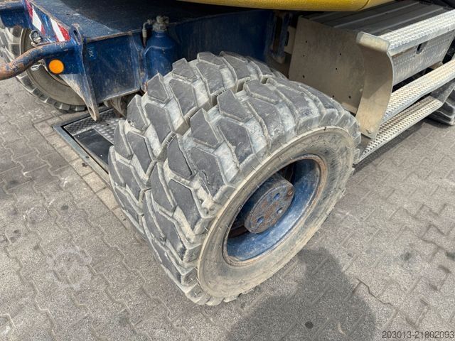 Mobile excavator LIEBHERR A918 Compact Litronic Mobilbagger 18 T *Schnellw