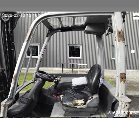 Electric - 3 wheels Still RX20-14C Triplex Drive-In