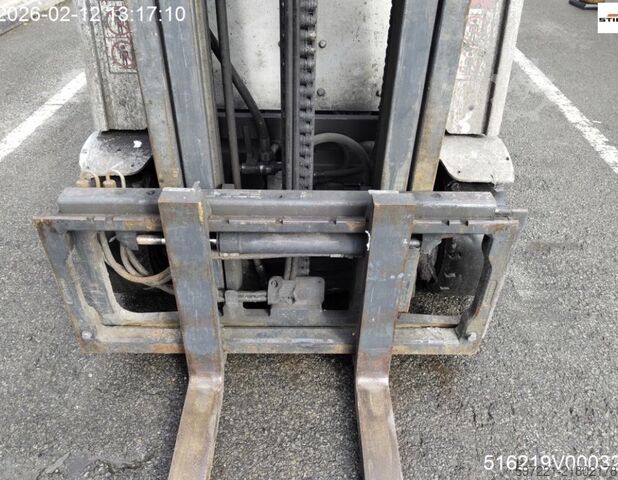 Electric - 3 wheels Still RX20-14C Triplex Drive-In