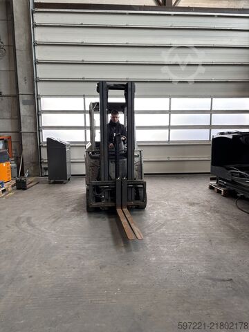 Electric - 3 wheels Still RX20-14C Triplex Drive-In