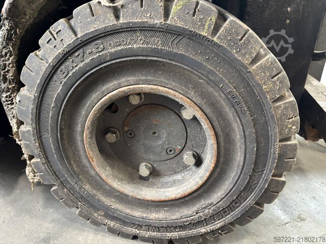 Electric - 3 wheels Still RX20-14C Triplex Drive-In