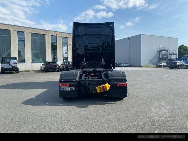 Standard tractor unit MERCEDES-BENZ eActros 600 LS BigSpace+Vorrüstung Nebenantrieb