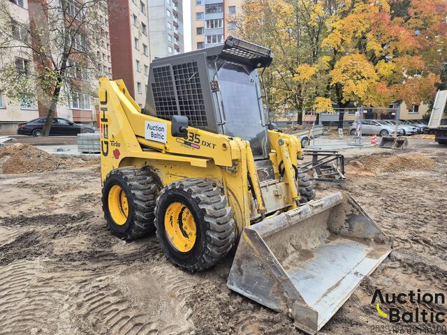 Loader Gehl 5635 DXT 2
