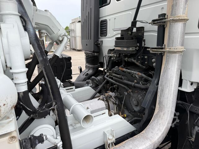 Concrete mixer truck Iveco TRAKKER 500