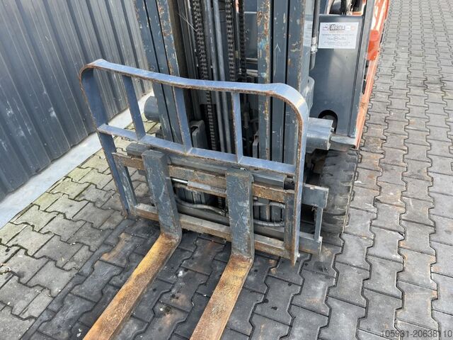 Electric 3-wheel forklift Nissan GN01L16U