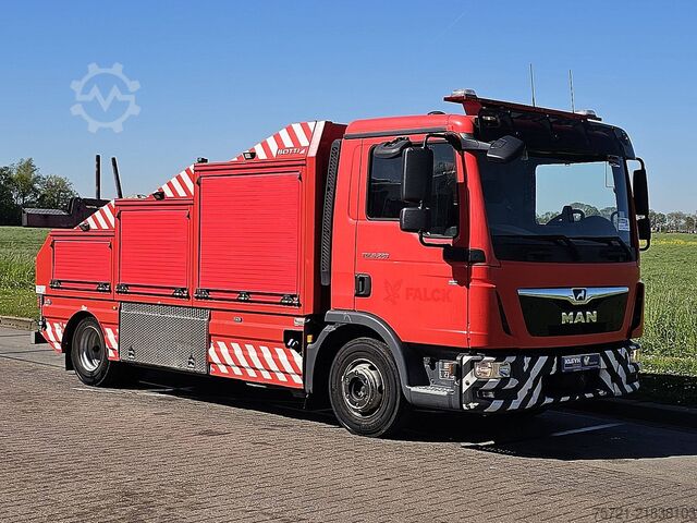 Car carrier van M.A.N. 8.220 TGL 8.8T BOTTIE LIFT 8T