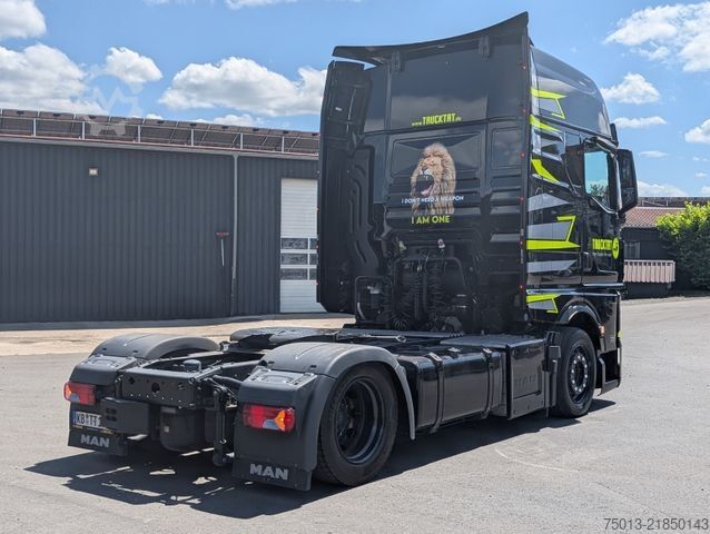 Volume tractor unit MAN TGX 18.520 LL SA Low-Liner, MIETEN?
