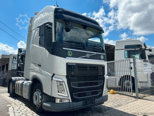 Standard tractor unit VOLVO FH 500 Globetrotter XL 2 Tanks Lane Guard