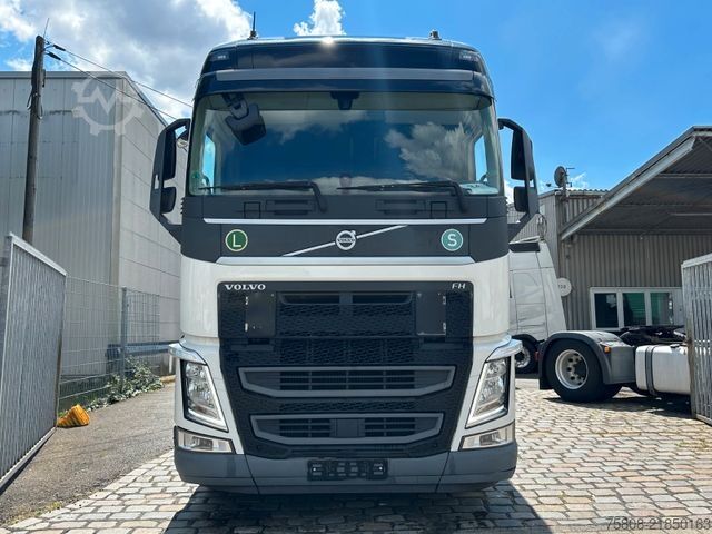 Standard tractor unit VOLVO FH 500 Globetrotter XL 2 Tanks Lane Guard
