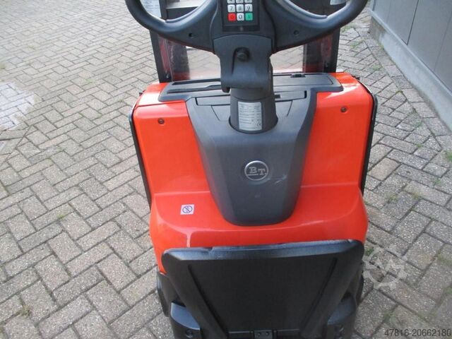 Pallet stacker BT SWE 200D