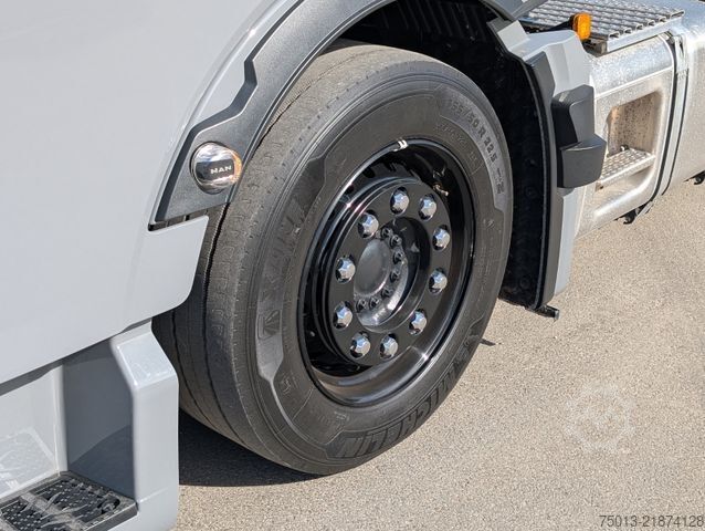 Volume tractor unit MAN TGX 18.560 LL SA Low-Liner mit D30 Motor