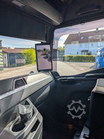 Volume tractor unit MAN TGX 18.560 LL SA Low-Liner mit D30 Motor