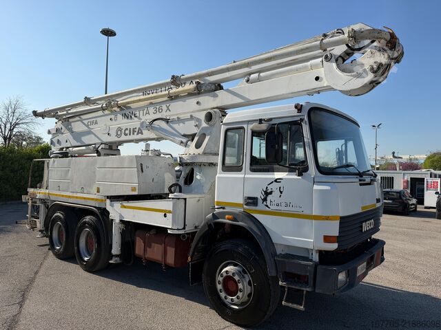 Concrete pump truck Iveco Magirus 330