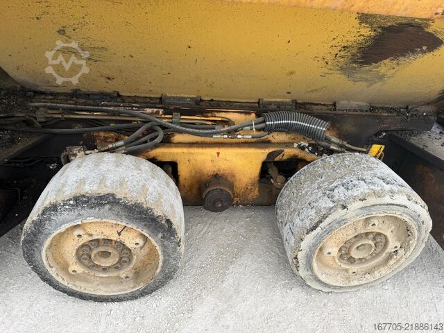 Wheeled asphalt paver Dynapac F121-6W