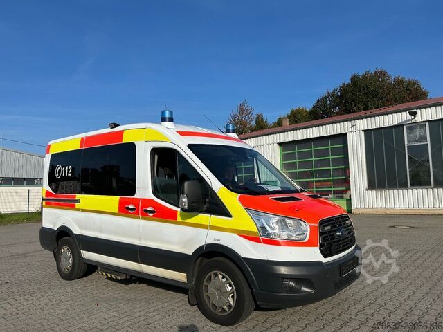 Feuerwehrfahrzeug FORD Transit / Trage + Liege + Rampe