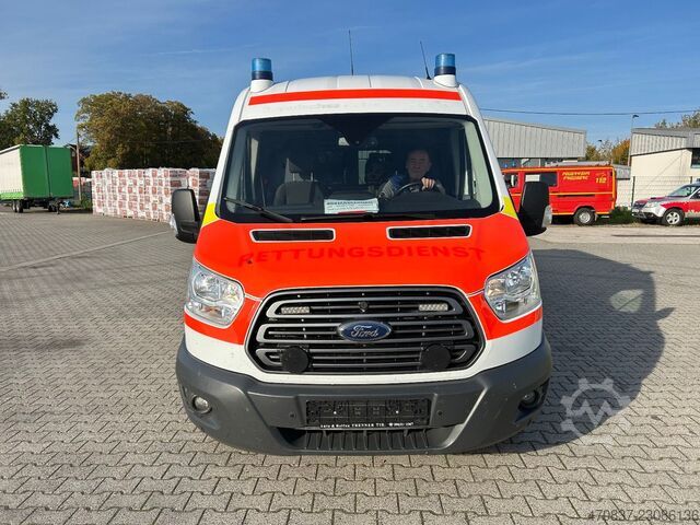 Feuerwehrfahrzeug FORD Transit / Trage + Liege + Rampe