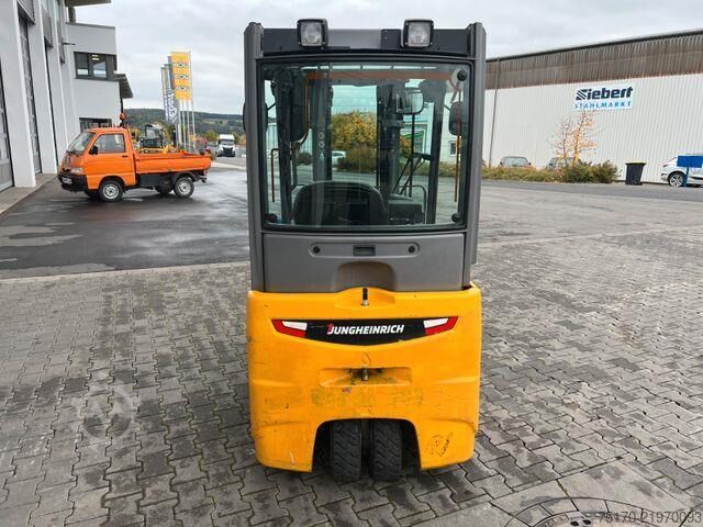 Forklift Jungheinrich EFG 215 / Triplex 4.25m / 1.851h / Batterie 2023