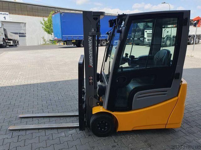 Forklift Jungheinrich EFG 215 / Triplex: 4.25m! / SS / 4.166h / 2024