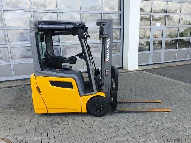 Forklift Jungheinrich EFG 215 / Triplex: 4.25m! / SS / nur 2.184h!