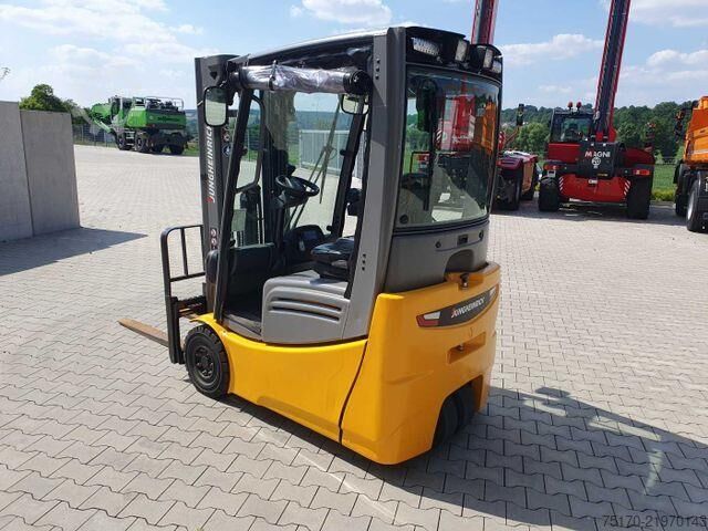 Forklift Jungheinrich EFG 215 / Triplex: 4.25m! / SS / nur 2.184h!